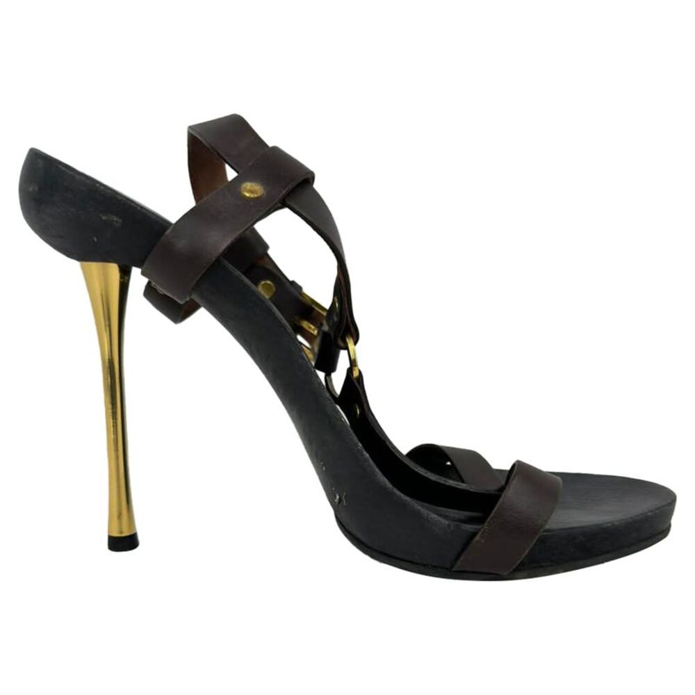 Gucci Kylie T-Strap Sandal Heels in Brown Leather